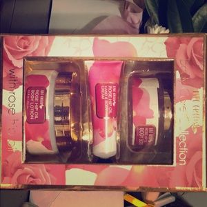 Rose hip Live Green body care collection